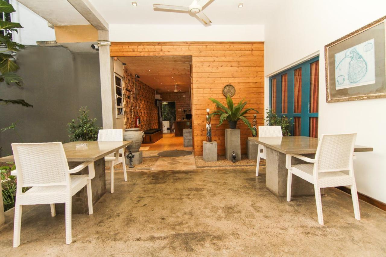 Gomez Place Negombo Exterior foto