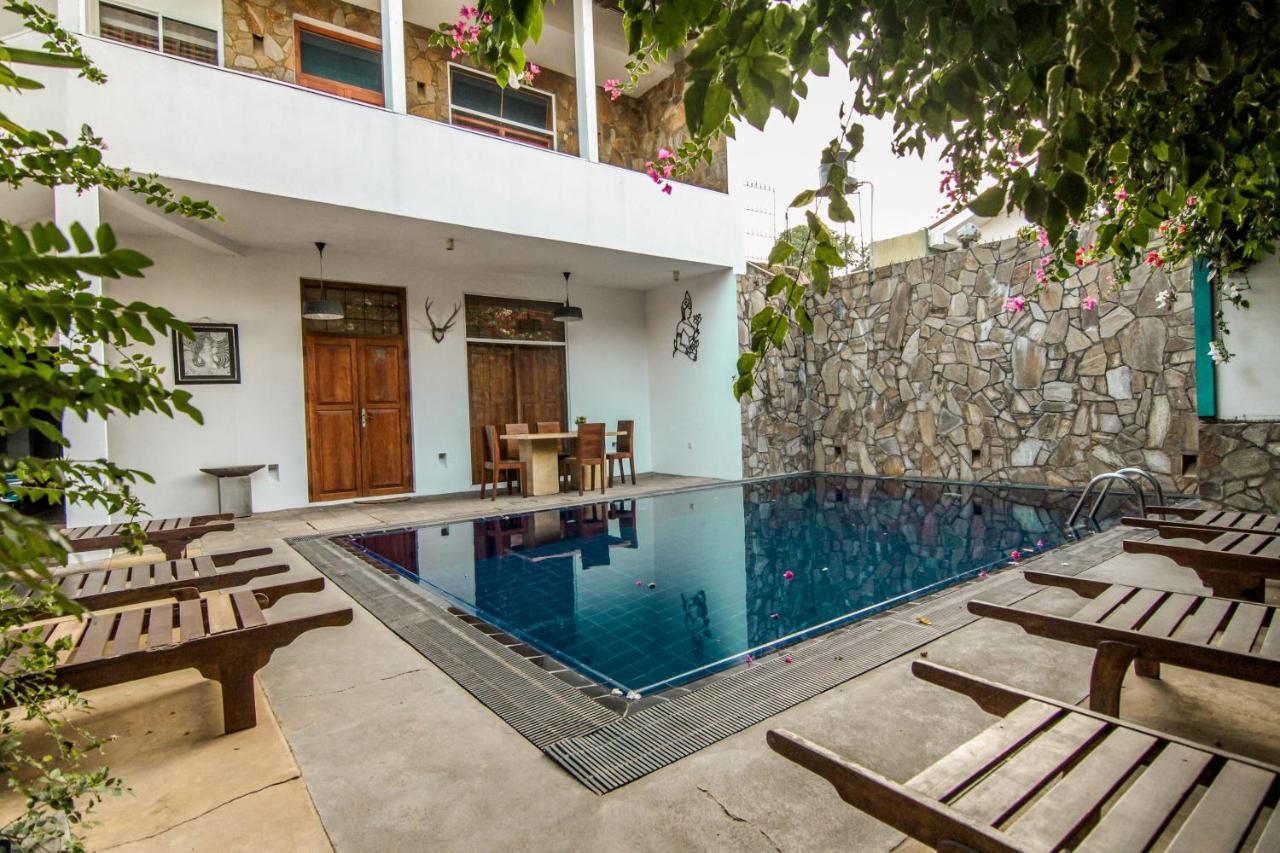 Gomez Place Negombo Exterior foto